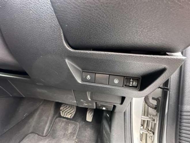 ノート1.2 S FOUR 4WD　ナビ　Bluetooth　オートホールド　アイドリングストップ　USB　スチールホイール冬　レーンキープアシスト　横滑り防止装置　コーナーセンサー　シートヒーター 1200