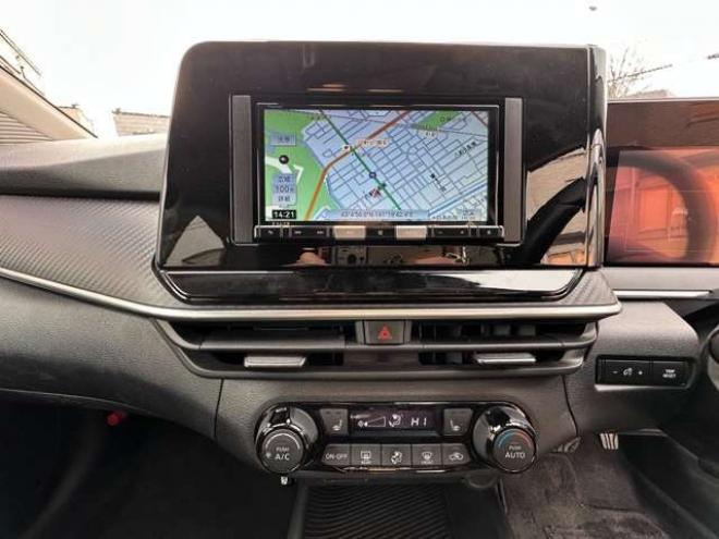 ノート1.2 S FOUR 4WD　ナビ　Bluetooth　オートホールド　アイドリングストップ　USB　スチールホイール冬　レーンキープアシスト　横滑り防止装置　コーナーセンサー　シートヒーター 1200