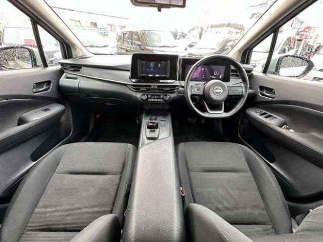 ノート1.2 S FOUR 4WD　ナビ　Bluetooth　オートホールド　アイドリングストップ　USB　スチールホイール冬　レーンキープアシスト　横滑り防止装置　コーナーセンサー　シートヒーター 1200