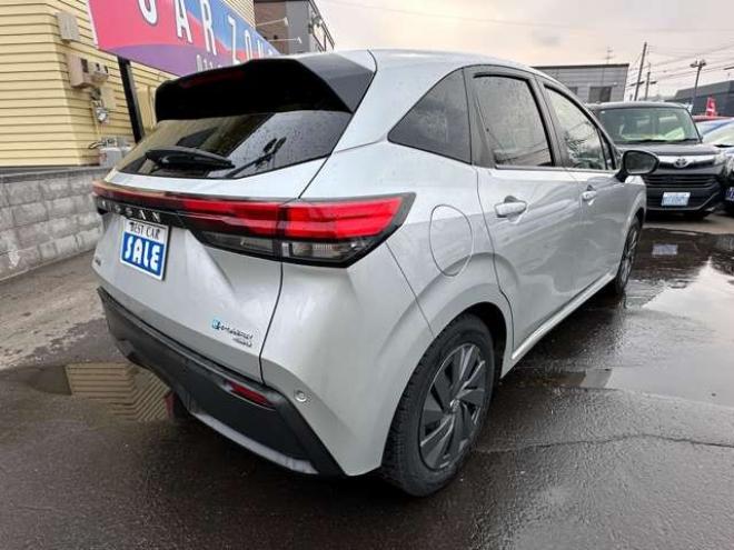 ノート1.2 S FOUR 4WD　ナビ　Bluetooth　オートホールド　アイドリングストップ　USB　スチールホイール冬　レーンキープアシスト　横滑り防止装置　コーナーセンサー　シートヒーター 1200