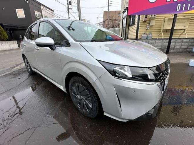 ノート1.2 S FOUR 4WD　ナビ　Bluetooth　オートホールド　アイドリングストップ　USB　スチールホイール冬　レーンキープアシスト　横滑り防止装置　コーナーセンサー　シートヒーター 1200