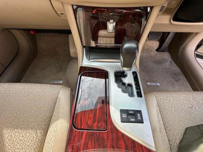 クラウンロイヤル 3.0 ロイヤルサルーン i-Four 4WD　純正HDDナビ　プッシュスタート　ビルトインETC　地デジ　社外アルミホイール夏　社外アルミホイール冬　バックモニター　クルーズコントロール 3000