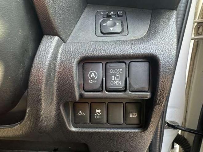 デイズルークスハイウェイスター Xターボ 4WD　片側パワースライドドア　Bluetooth　アイドリングストップ　横滑り防止　衝突軽減ブレーキ　シートヒーター　ナビ　地デジ　アラウンドビューモニター　バックモニター　純正アルミホイール夏　プッシュスタート 660