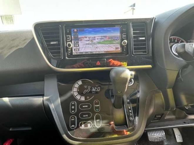 デイズルークスハイウェイスター Xターボ 4WD　片側パワースライドドア　Bluetooth　アイドリングストップ　横滑り防止　衝突軽減ブレーキ　シートヒーター　ナビ　地デジ　アラウンドビューモニター　バックモニター　純正アルミホイール夏　プッシュスタート 660