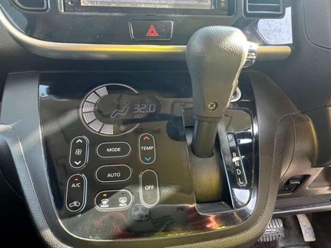 デイズルークスハイウェイスター Xターボ 4WD　片側パワースライドドア　Bluetooth　アイドリングストップ　横滑り防止　衝突軽減ブレーキ　シートヒーター　ナビ　地デジ　アラウンドビューモニター　バックモニター　純正アルミホイール夏　プッシュスタート 660