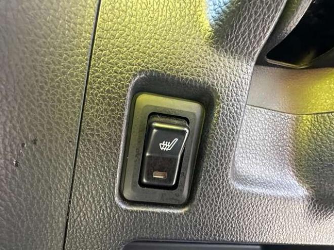 デイズルークスハイウェイスター Xターボ 4WD　片側パワースライドドア　Bluetooth　アイドリングストップ　横滑り防止　衝突軽減ブレーキ　シートヒーター　ナビ　地デジ　アラウンドビューモニター　バックモニター　純正アルミホイール夏　プッシュスタート 660