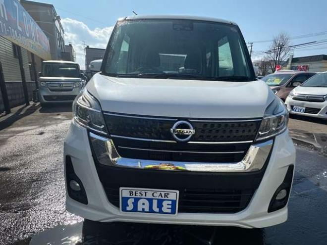 デイズルークスハイウェイスター Xターボ 4WD　片側パワースライドドア　Bluetooth　アイドリングストップ　横滑り防止　衝突軽減ブレーキ　シートヒーター　ナビ　地デジ　アラウンドビューモニター　バックモニター　純正アルミホイール夏　プッシュスタート 660