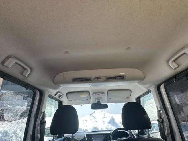 デイズルークスハイウェイスター Xターボ 4WD　片側パワースライドドア　Bluetooth　アイドリングストップ　横滑り防止　衝突軽減ブレーキ　シートヒーター　ナビ　地デジ　アラウンドビューモニター　バックモニター　純正アルミホイール夏　プッシュスタート 660