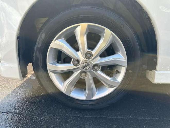 デイズルークスハイウェイスター Xターボ 4WD　片側パワースライドドア　Bluetooth　アイドリングストップ　横滑り防止　衝突軽減ブレーキ　シートヒーター　ナビ　地デジ　アラウンドビューモニター　バックモニター　純正アルミホイール夏　プッシュスタート 660