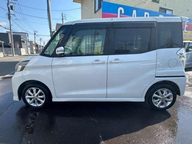 デイズルークスハイウェイスター Xターボ 4WD　片側パワースライドドア　Bluetooth　アイドリングストップ　横滑り防止　衝突軽減ブレーキ　シートヒーター　ナビ　地デジ　アラウンドビューモニター　バックモニター　純正アルミホイール夏　プッシュスタート 660