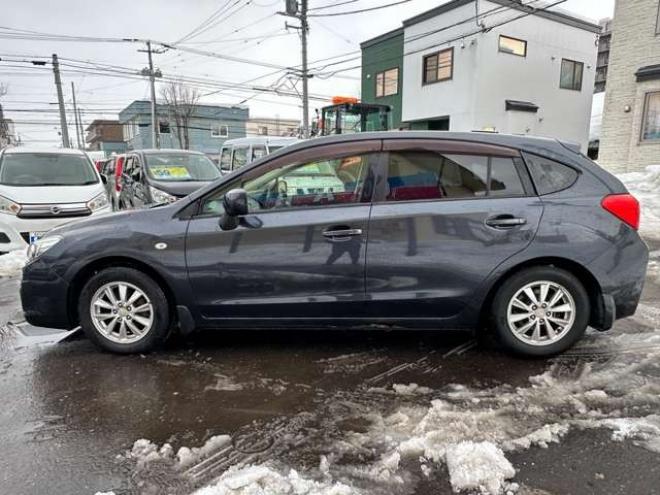 インプレッサスポーツ 1.6 i-L 4WD　SDナビ　Bluetooth　横滑り防止装置　アイドリングストップ　ETC　純正アルミホイール夏　　地デジ 1600