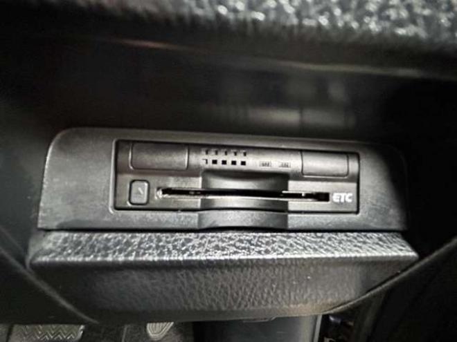 ヴォクシー2.0 X 4WD　電動スライドドア　冬タイヤセット　ドラレコ　アクセル踏み間違い防止装置 ナビTVバックモニター 2000