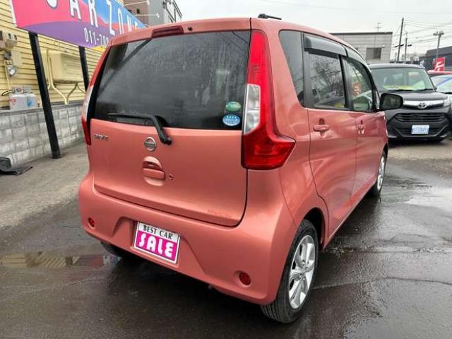 デイズX モカセレクション 4WD　4WD　アラウンドビューモニター　バックカメラ　アイドリングストップ　衝突軽減ブレーキ　横滑り防止装置　シートヒーター　純正アルミホイール夏 660