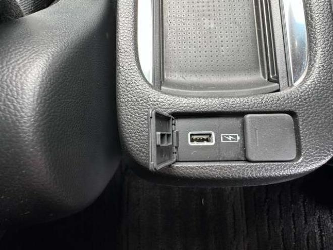 フィット1.5 e:HEV ホーム 4WD　純正ナビ　Bluetooth　バックカメラ　クルーズコントロール　コーナーセンサー　ハーフレザーシート　ETC　ミラーヒーター　横滑り防止装置　ブレーキホールド　USB前後　社外アルミホイール夏 1500