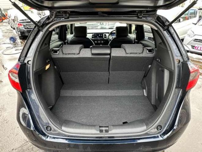 フィット1.5 e:HEV ホーム 4WD　純正ナビ　Bluetooth　バックカメラ　クルーズコントロール　コーナーセンサー　ハーフレザーシート　ETC　ミラーヒーター　横滑り防止装置　ブレーキホールド　USB前後　社外アルミホイール夏 1500