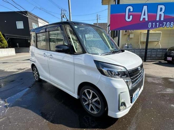 デイズルークスハイウェイスター Gターボ 4WD　ワンタッチ両側オートスライドドア　ナビ　Bluetooth　地デジ　運転席シートヒーター　衝突軽減ブレーキ　アイドリングストップ　横滑り防止装置　アラウンドビューモニター　バックモニター　純正アルミホイール 660