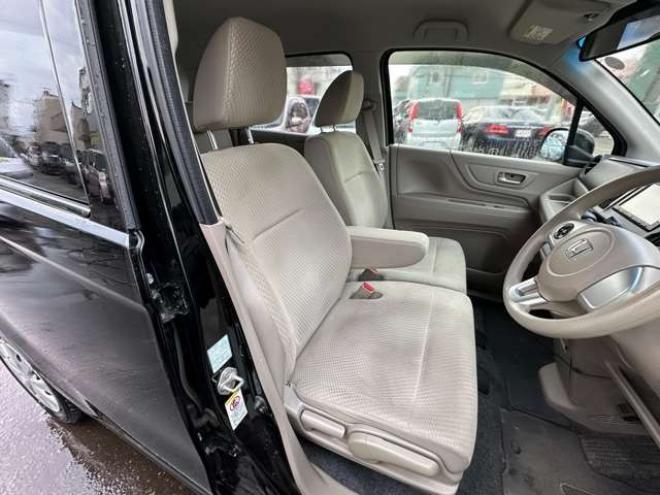 N-WGNG 4WD　SDナビ　プッシュスタート　バックカメラ　横滑り防止装置　スチールホイール冬　インテリジャントキー 660