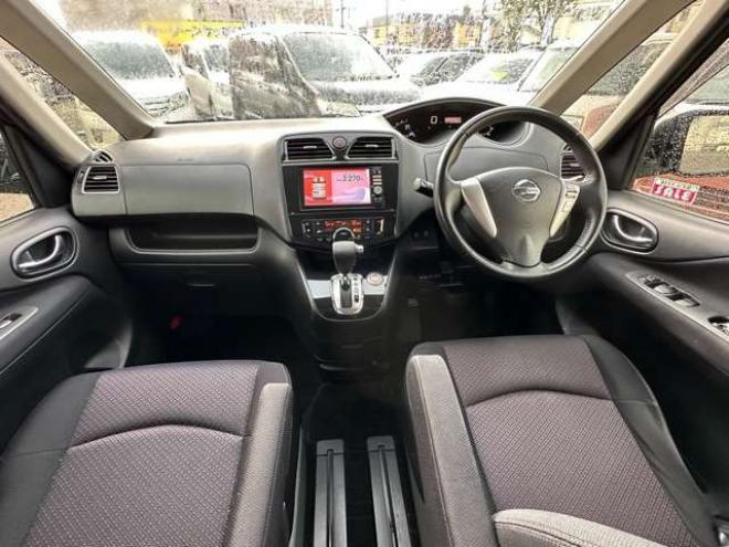 セレナ2.0 ハイウェイスター Vセレクション 4WD　両側ワンタッチオートスライドドア　ETC 2000