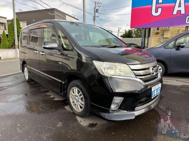 セレナ2.0 ハイウェイスター Vセレクション 4WD　両側ワンタッチオートスライドドア　ETC 2000