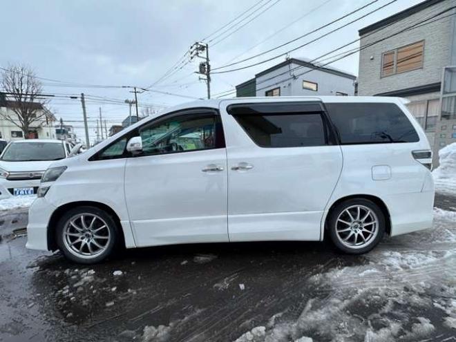 ヴェルファイア2.4 Z 4WD　片側パワースライドドア　Bluetooth　横滑り防止装置　コーナーセンサー　プッシュスタート　ビルトインETC　HDDナビ　ワンセグTV　バックモニター　社外18インチホイール夏 2400