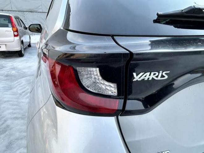 ヤリス1.5 X 4WD　衝突安全ボディー　オートライト　ナビバックモニター　ETC　衝突軽減ブレーキシステム　　レーンアシスト 1500