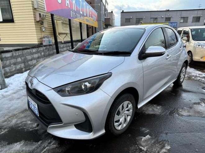 ヤリス1.5 X 4WD　衝突安全ボディー　オートライト　ナビバックモニター　ETC　衝突軽減ブレーキシステム　　レーンアシスト 1500