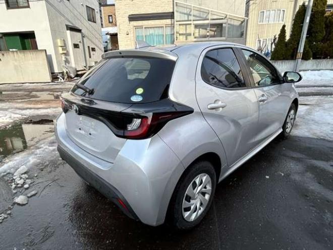 ヤリス1.5 X 4WD　衝突安全ボディー　オートライト　ナビバックモニター　ETC　衝突軽減ブレーキシステム　　レーンアシスト 1500