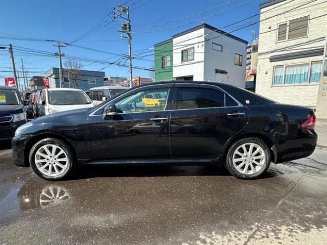 クラウンロイヤル 2.5 ロイヤルサルーン i-Four ナビパッケージ 4WD　純正HDDナビ　寒冷地仕様　地デジ　ビルトインETC　プッシュスタート　パワーシート　バックモニター　社外アルミホイール夏　純正アルミホイール冬　インテリジェントキー　横滑り防止装置 2500