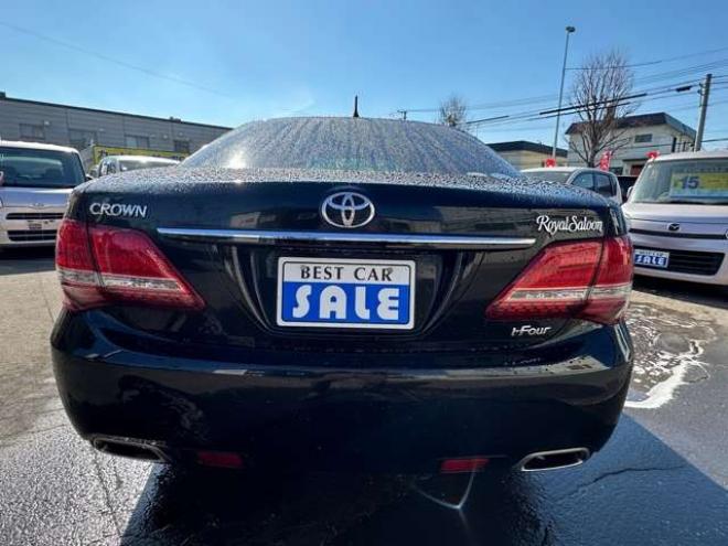 クラウンロイヤル 2.5 ロイヤルサルーン i-Four ナビパッケージ 4WD　純正HDDナビ　寒冷地仕様　地デジ　ビルトインETC　プッシュスタート　パワーシート　バックモニター　社外アルミホイール夏　純正アルミホイール冬　インテリジェントキー　横滑り防止装置 2500