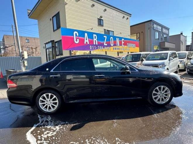 クラウンロイヤル 2.5 ロイヤルサルーン i-Four ナビパッケージ 4WD　純正HDDナビ　寒冷地仕様　地デジ　ビルトインETC　プッシュスタート　パワーシート　バックモニター　社外アルミホイール夏　純正アルミホイール冬　インテリジェントキー　横滑り防止装置 2500