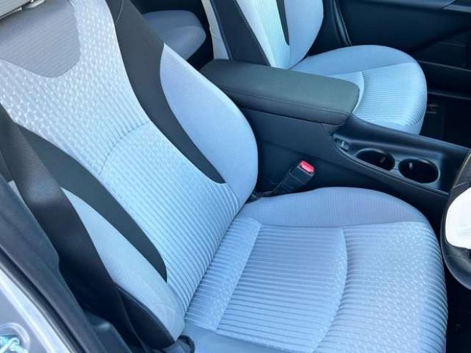 プリウス1.8 S E-Four 4WD　ナビ　TVバックモニター 1800