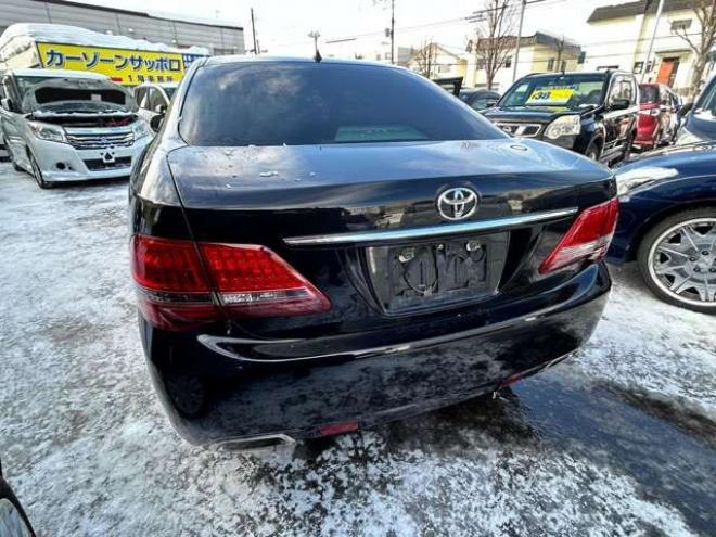 クラウンロイヤル 3.0 ロイヤルサルーン i-Four Uパッケージ 4WD　クルーズコントロール　ナビフルセグTVバックモニター　Uパッケージ 3000