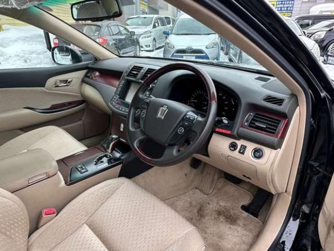 クラウンロイヤル 3.0ロイヤルサルーンi-Fourウェルキャブ全自動助手席回転スライドシート車Bタイプ 4WD　純正ナビ　バックモニター　インテリジェントキー　純正17インチアルミホイール冬　地デジ　プッシュスタート　クルーズコントロール　福祉車輌 3000