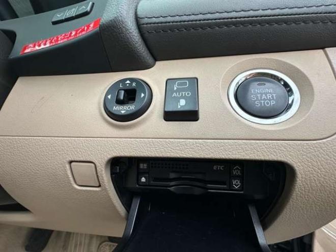 クラウンロイヤル 3.0ロイヤルサルーンi-Fourウェルキャブ全自動助手席回転スライドシート車Bタイプ 4WD　純正ナビ　バックモニター　インテリジェントキー　純正17インチアルミホイール冬　地デジ　プッシュスタート　クルーズコントロール　福祉車輌 3000