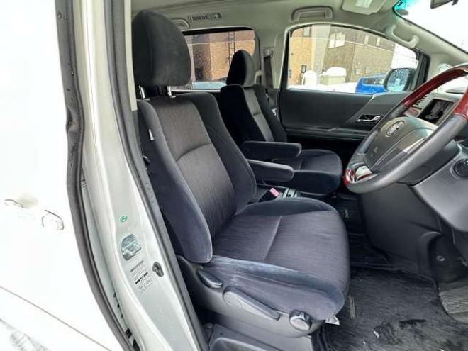 ヴェルファイア2.4 Z 4WD　左右パワースライドドア　プッシュスタート　コーナセンサー　　横滑り防止　ETC　社外アルミホイール冬　純正アルミホイール夏 2400