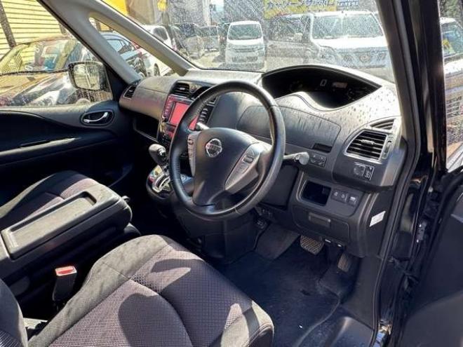 セレナ2.0 ハイウェイスター 4WD　ワンオーナー　両側ワンタッチオートスライドドア　ETC　横滑り防止装置　アイドリングストップ　バックモニター 2000