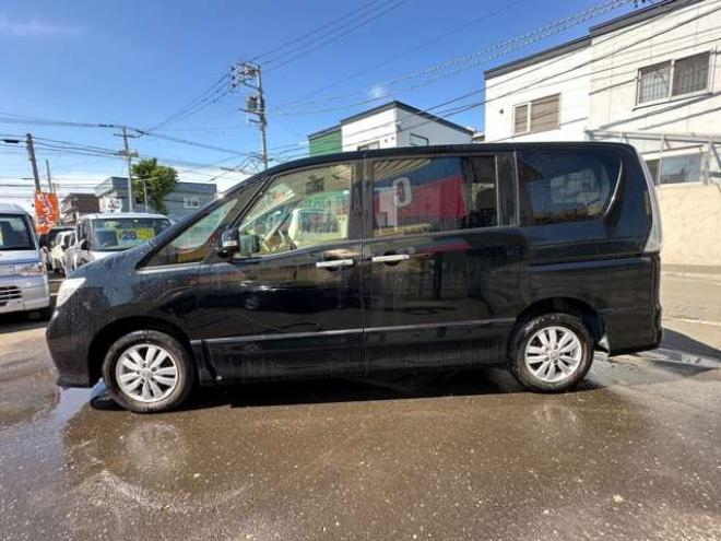 セレナ2.0 ハイウェイスター 4WD　ワンオーナー　両側ワンタッチオートスライドドア　ETC　横滑り防止装置　アイドリングストップ　バックモニター 2000