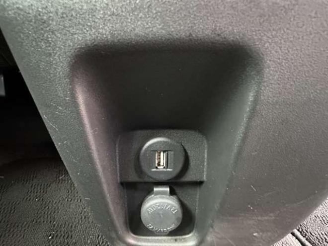 スペーシアカスタム ハイブリッド XSターボ 4WD　両側パワースライドドア　ナビ　Bluetooth　プッシュスタート　アイドリングストップ　ビルトインETC　コーナーセンサー　レーンキープアシスト　衝突軽減ブレーキ　横滑り防止装置　前席シートヒーター 660