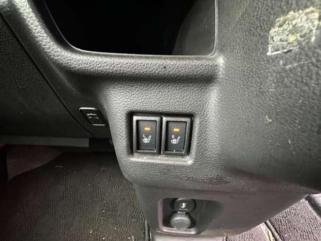 スペーシアカスタム ハイブリッド XSターボ 4WD　両側パワースライドドア　ナビ　Bluetooth　プッシュスタート　アイドリングストップ　ビルトインETC　コーナーセンサー　レーンキープアシスト　衝突軽減ブレーキ　横滑り防止装置　前席シートヒーター 660