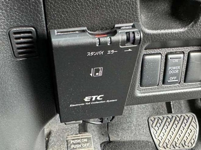 セレナ2.0 ハイウェイスター 4WD　左側パワースライドドア　Bluetooth 2000