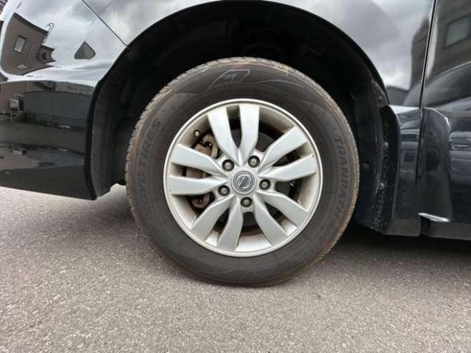 セレナ2.0 ハイウェイスター 4WD　左側パワースライドドア　Bluetooth 2000