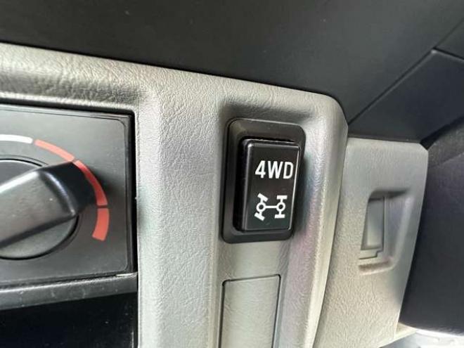 ミニキャブバン CD ハイルーフ 4WD　4WD切替スイッチ　FM/AMラジオ 660