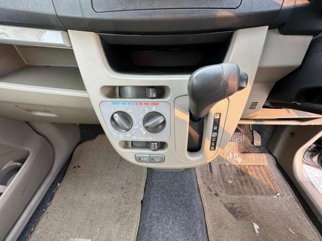 ムーヴL SA 4WD　横滑り防止装置　衝突軽減ブレーキ　純正CDオーディオ　社外アルミホイール夏 660