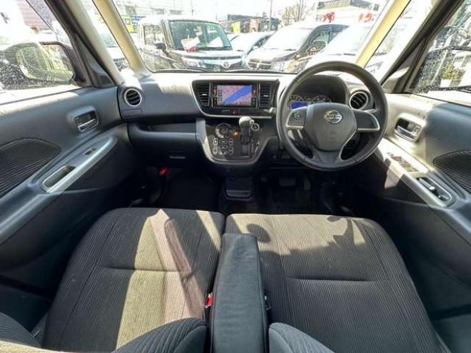 デイズルークスハイウェイスターX 4WD　片側パワースライドドア　SDナビ　Bluetooth　フルセグTV 　アラウンドビューモニター　バックモニター　インテリジェントキー　プッシュスタート　運転席シートヒーター　純正アルミホイール夏　EGスターター 660