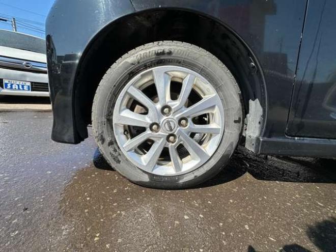 デイズルークスハイウェイスターX 4WD　片側パワースライドドア　SDナビ　Bluetooth　フルセグTV 　アラウンドビューモニター　バックモニター　インテリジェントキー　プッシュスタート　運転席シートヒーター　純正アルミホイール夏　EGスターター 660