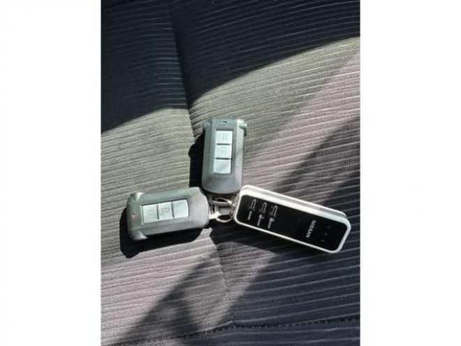 デイズルークスハイウェイスターX 4WD　片側パワースライドドア　SDナビ　Bluetooth　フルセグTV 　アラウンドビューモニター　バックモニター　インテリジェントキー　プッシュスタート　運転席シートヒーター　純正アルミホイール夏　EGスターター 660