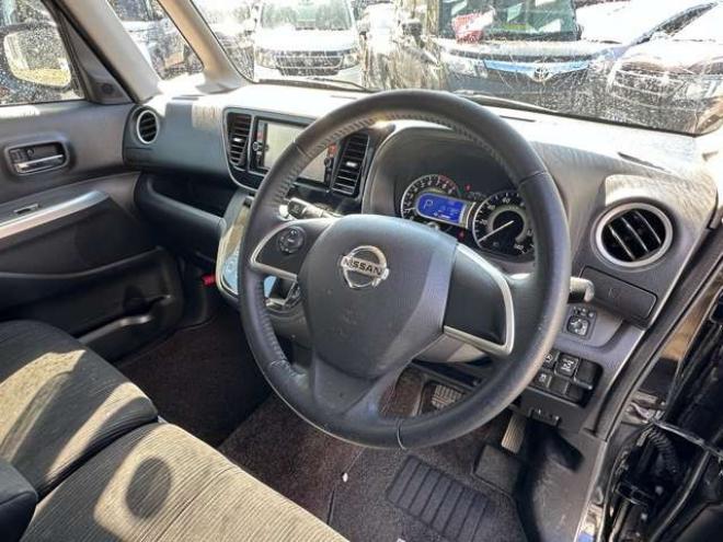 デイズルークスハイウェイスターX 4WD　片側パワースライドドア　SDナビ　Bluetooth　フルセグTV 　アラウンドビューモニター　バックモニター　インテリジェントキー　プッシュスタート　運転席シートヒーター　純正アルミホイール夏　EGスターター 660