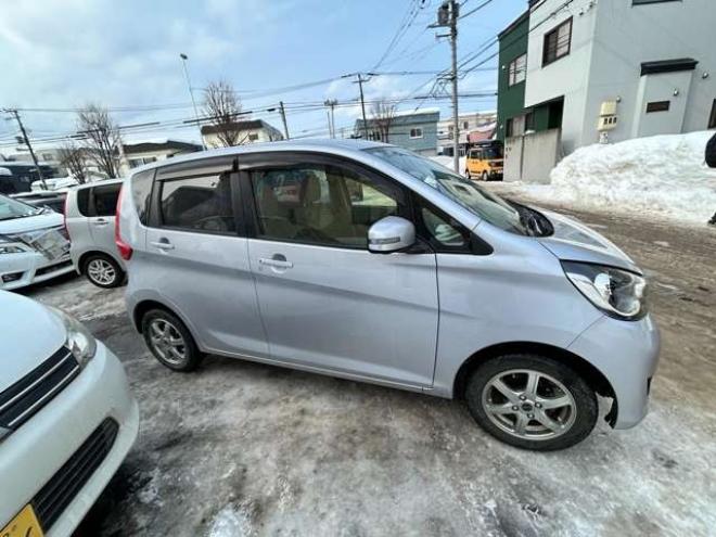 eKワゴンG セーフティ パッケージ 助手席ムービングシート仕様車 4WD　エマージェンシーブレーキ　アラウンドビューモニター　ナビフルセグTVバックモニター 660