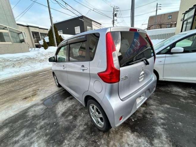 eKワゴンG セーフティ パッケージ 助手席ムービングシート仕様車 4WD　エマージェンシーブレーキ　アラウンドビューモニター　ナビフルセグTVバックモニター 660