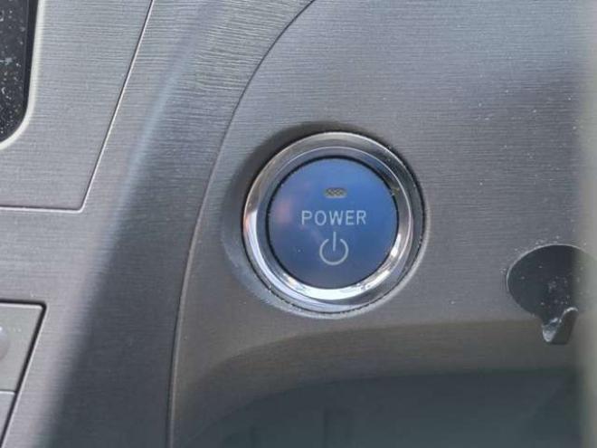 プリウス1.8 S　下廻り防錆塗装済 コムテック製ドラレコ  ケンウッド製社外ナビ フルセグ Bluetooth バックカメラ ETC フロント&テールエアロ プッシュスタート スマートキー 社外アルミ 2WD 1800